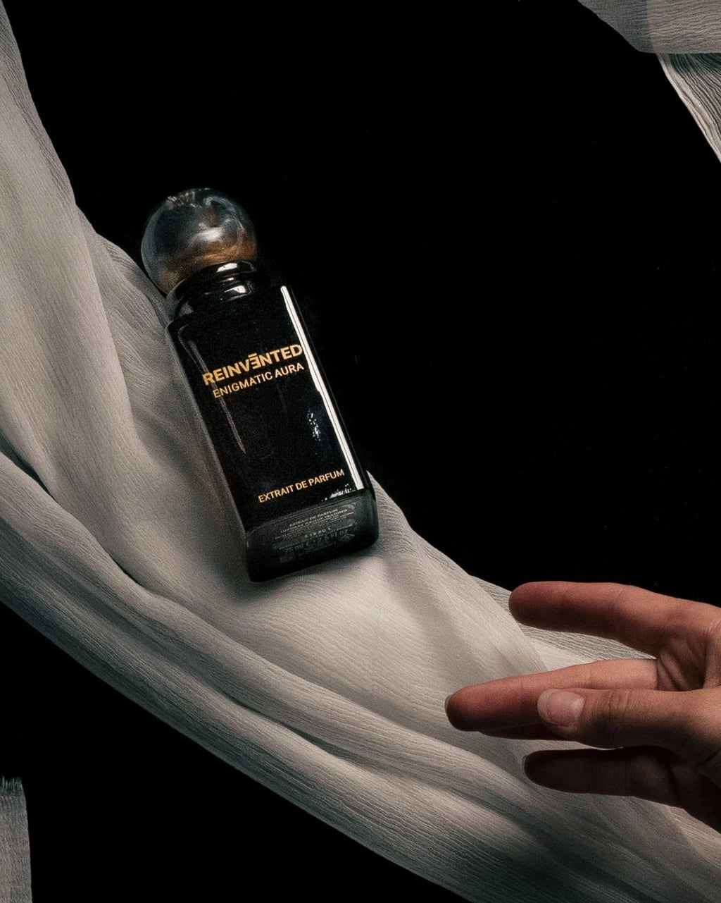 Reinvented Enigmatic Aura Extrait de Parfum (75ml) - FragranceGems, foto 6